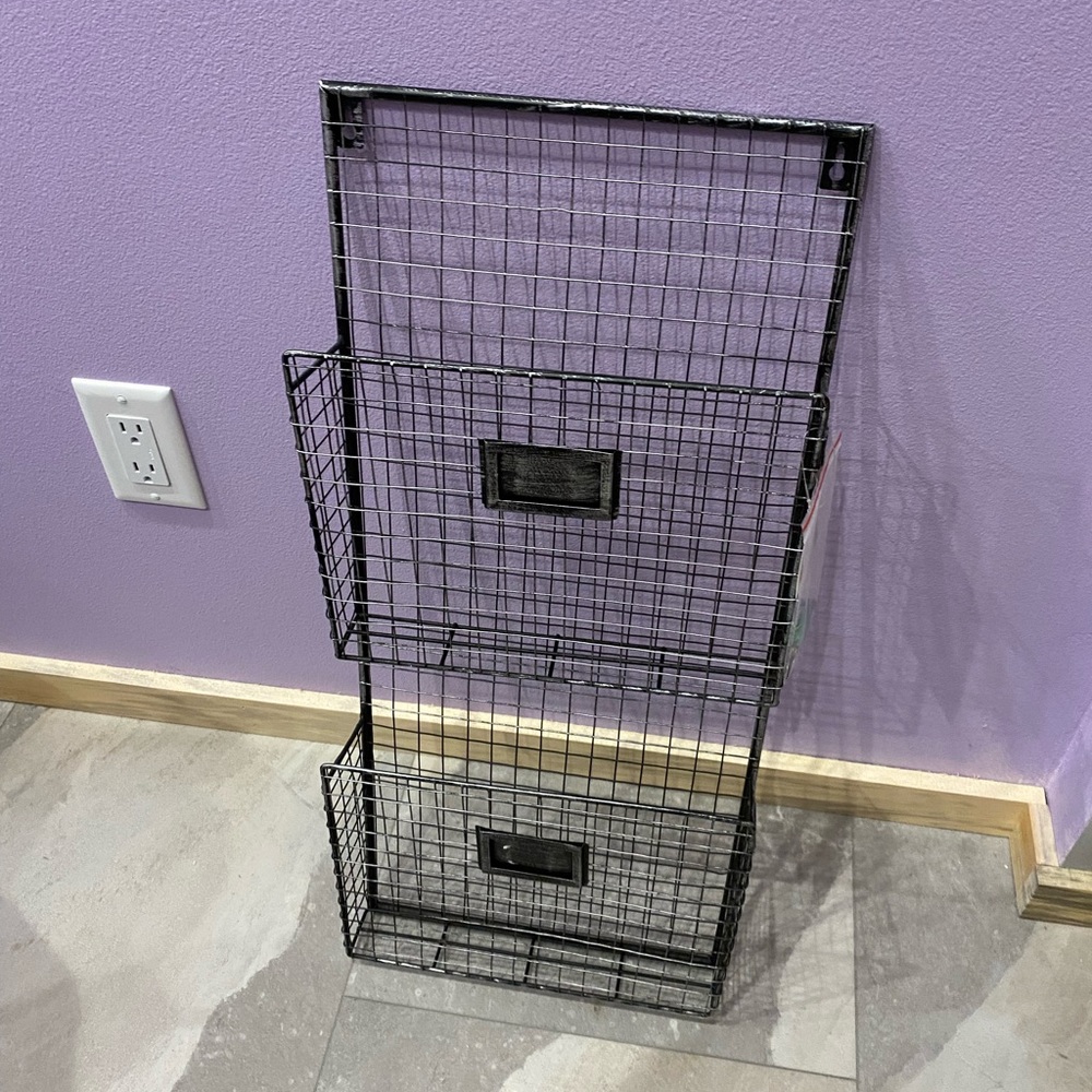 Wire Filing Wall Hang. Charcoal Metal Color.